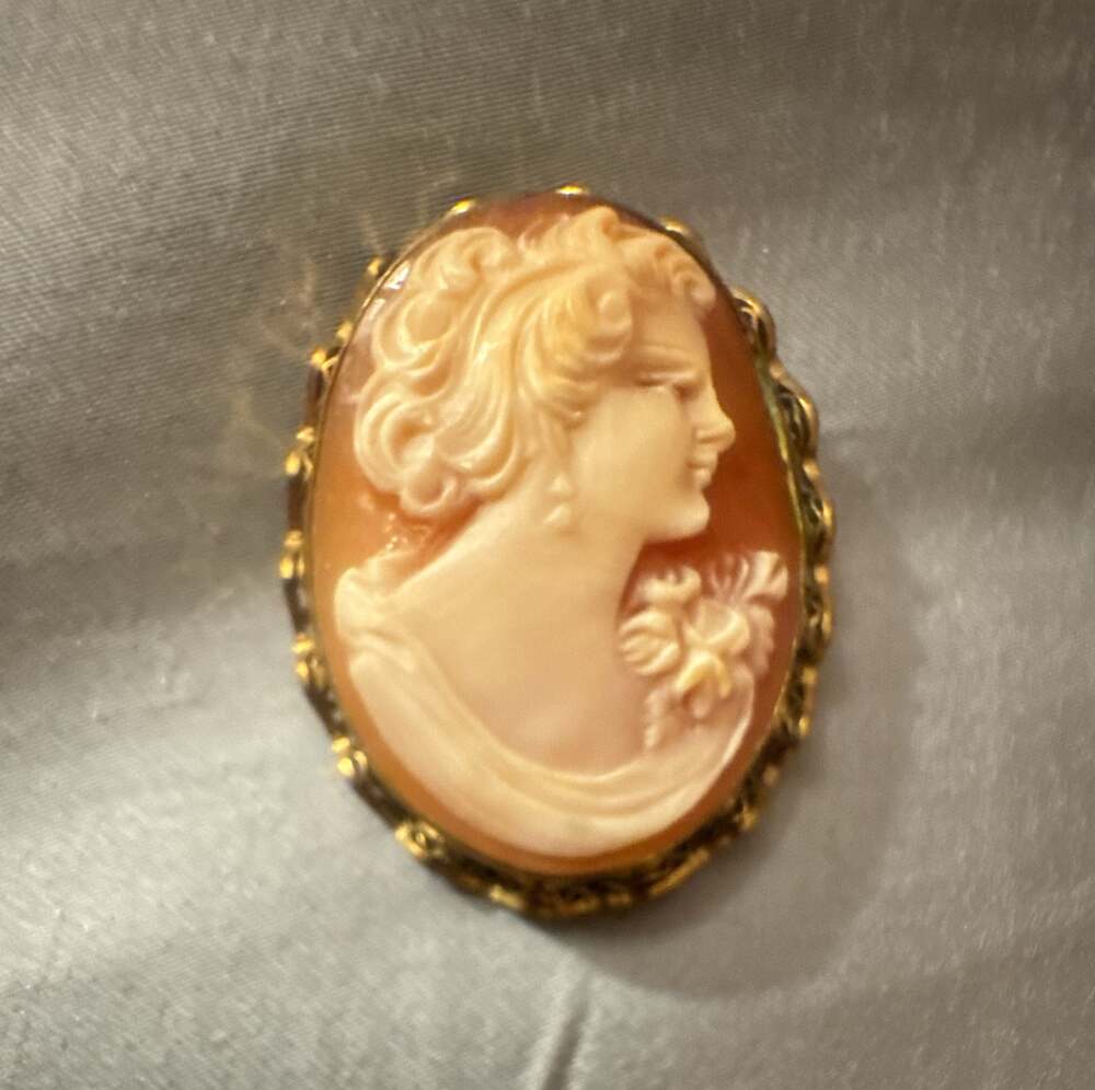 Vintage 12K Gold Filled Cameo Brooch Pendant with Filigree Frame